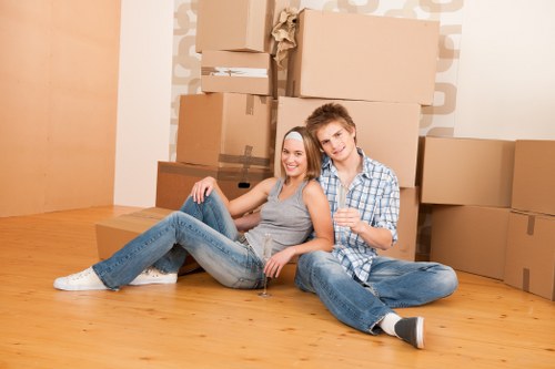 Removal vehicle and packed household goods ready for transit