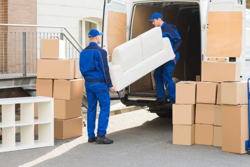 Storage and staged moving arrangements for Chelsea removals